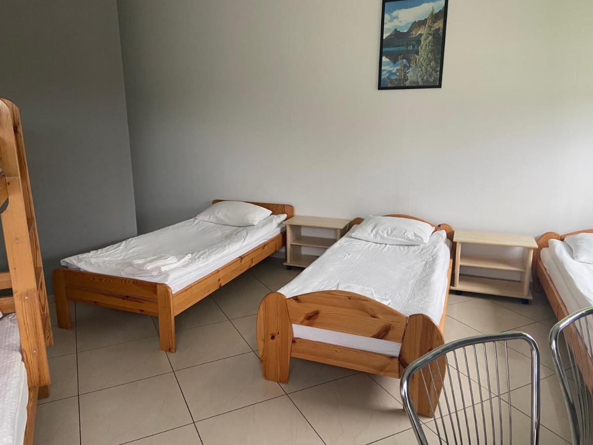 Zolta Walizka Gosciniec Hotel Podrzewie Екстериор снимка