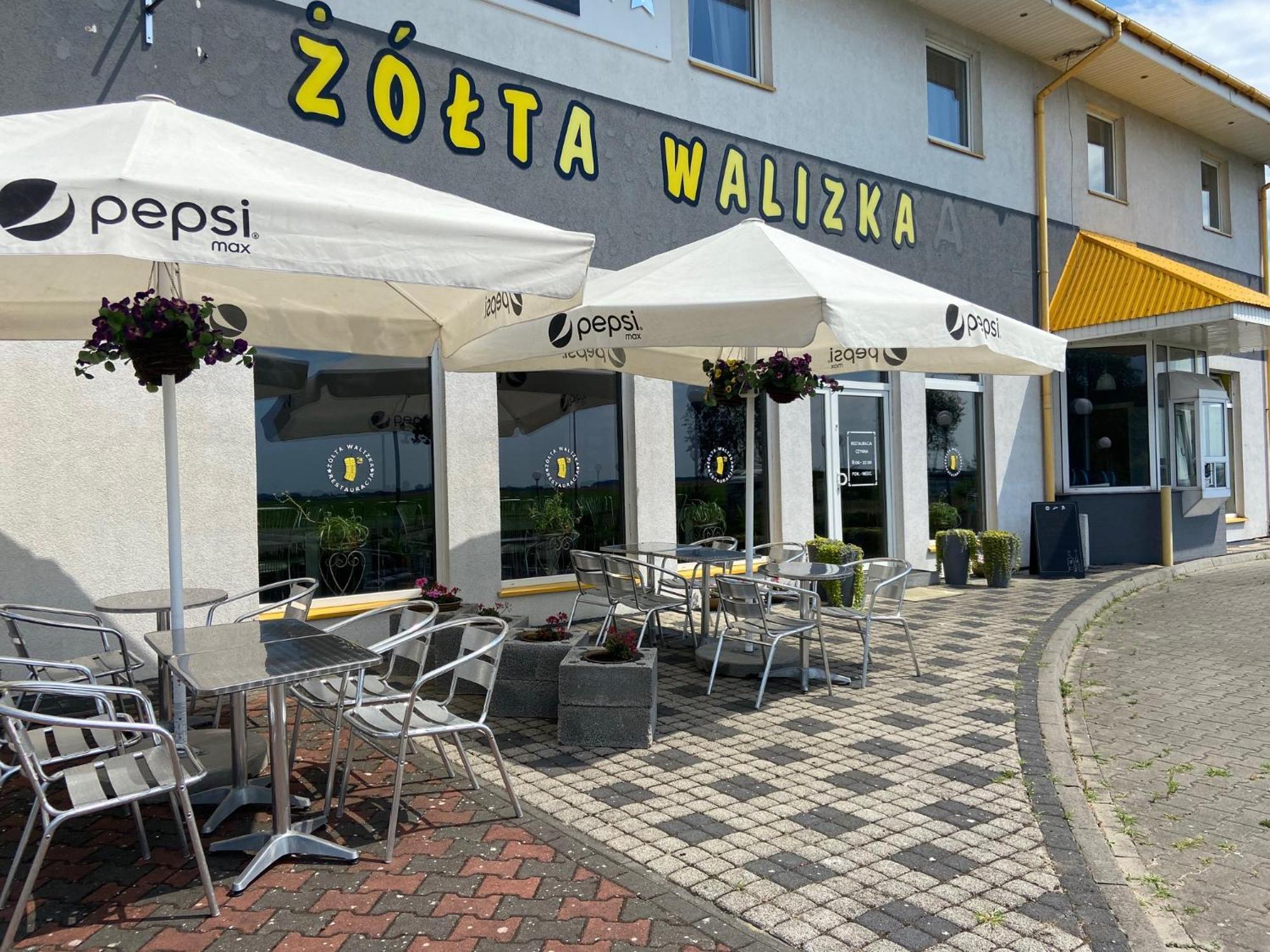 Zolta Walizka Gosciniec Hotel Podrzewie Екстериор снимка